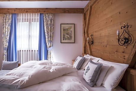 Junior Suite with Mountain View