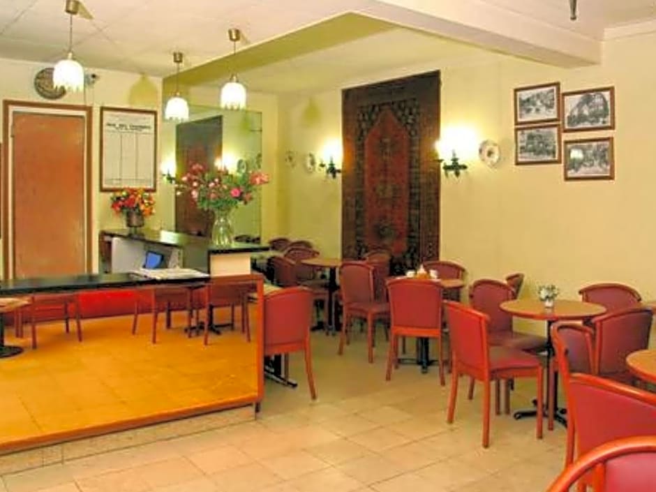 Hotel Camelia International