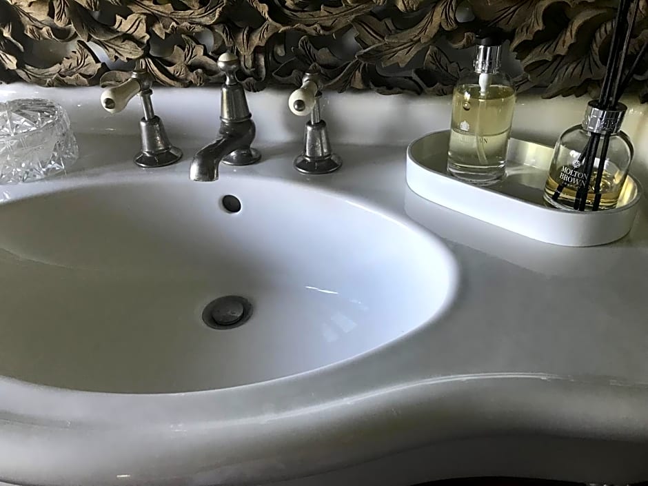 Hood Lane Farm - The Parlour - Self Catering Ground Floor Apartment