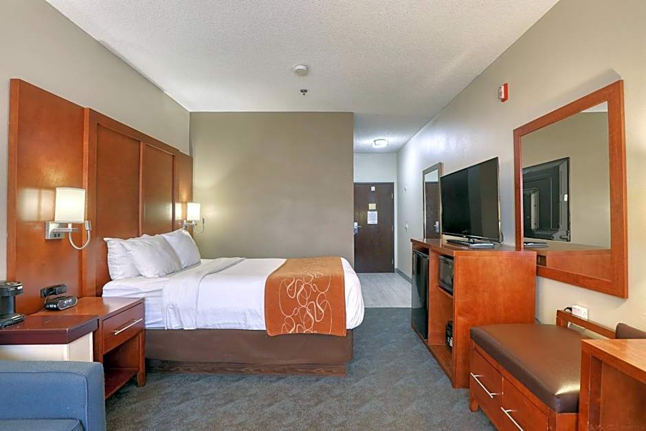 Comfort Suites Appleton Airport