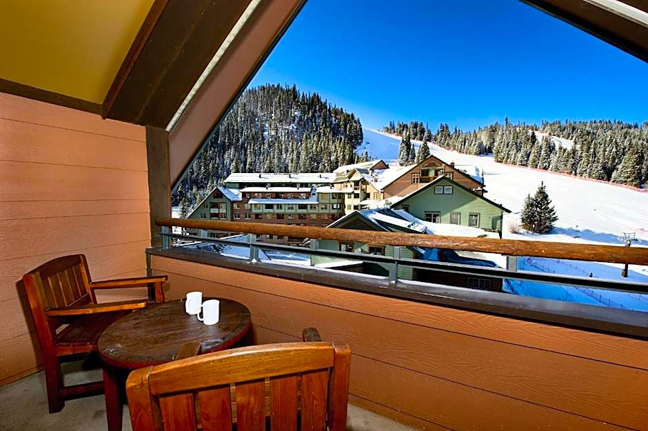 Zephyr Mountain Lodge