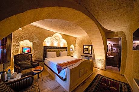 Queen Room with Garden View