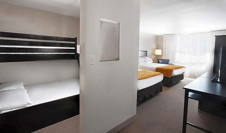 Skyline Hotel & Waterpark
