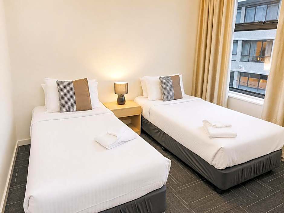 City Edge East Melbourne Apartment Hotel