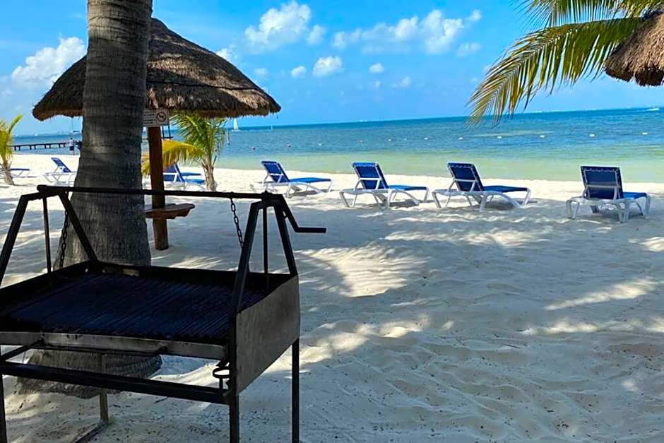 Oceanfront Condo BM By Andiani