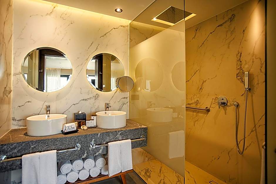 The Fives Oceanfront