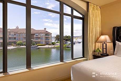 One-Bedroom Suite with Queen Bed