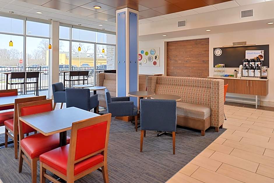 Holiday Inn Express & Suites Farmington Hills - Detroit By IHG