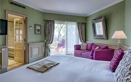 Deluxe Double Room with Garden View