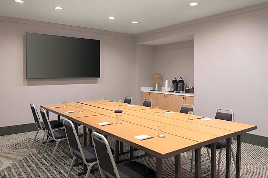 Courtyard by Marriott Boston Brookline