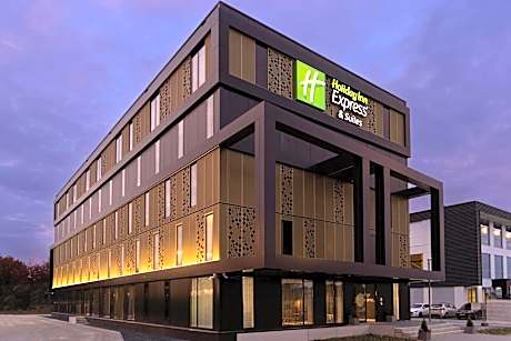 Holiday Inn Express And Suites Deventer By IHG
