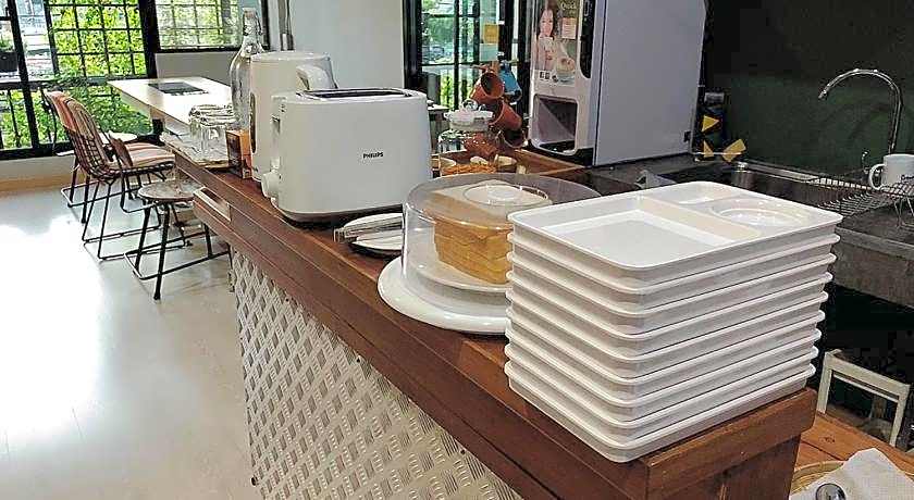 Post Factory Bed & Breakfast Hostel