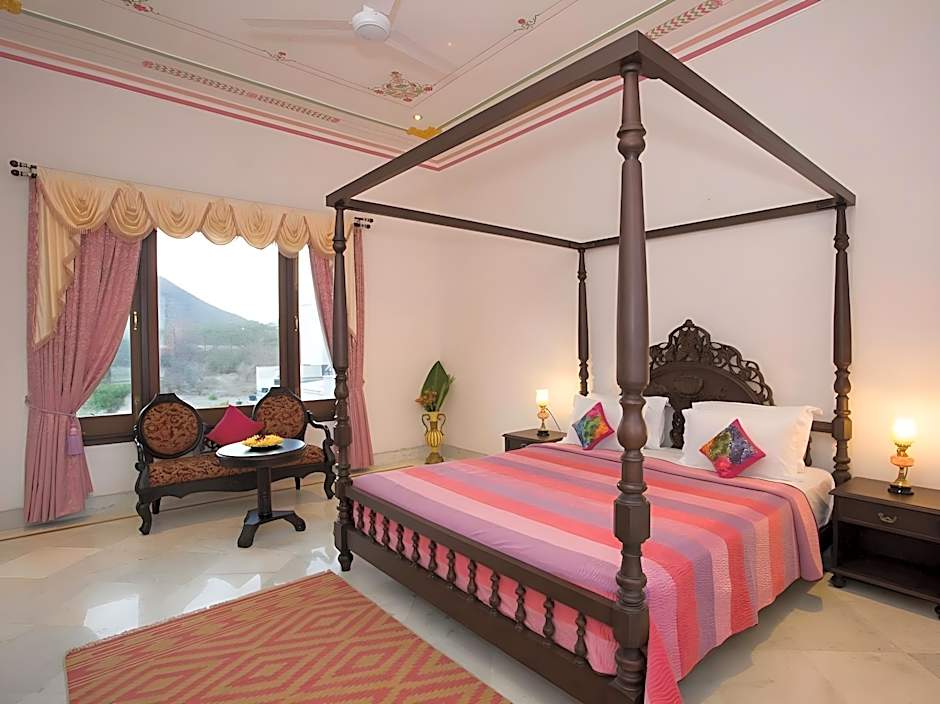 Devraj Villa - Luxury Pool Villa Udaipur