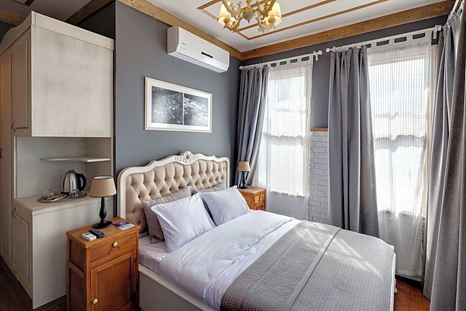Loka Suites