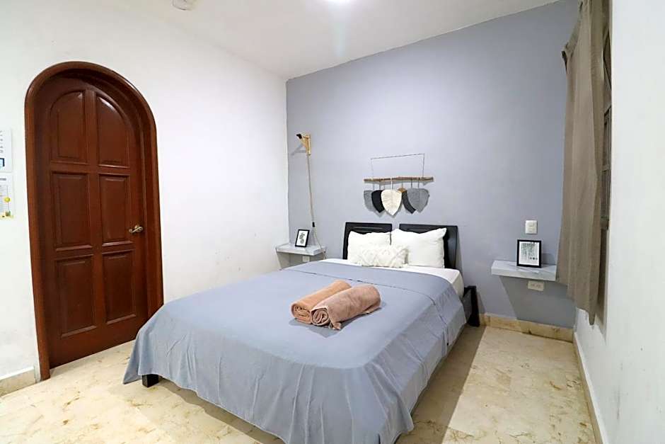 Cozy stay near 5th Ave and beach