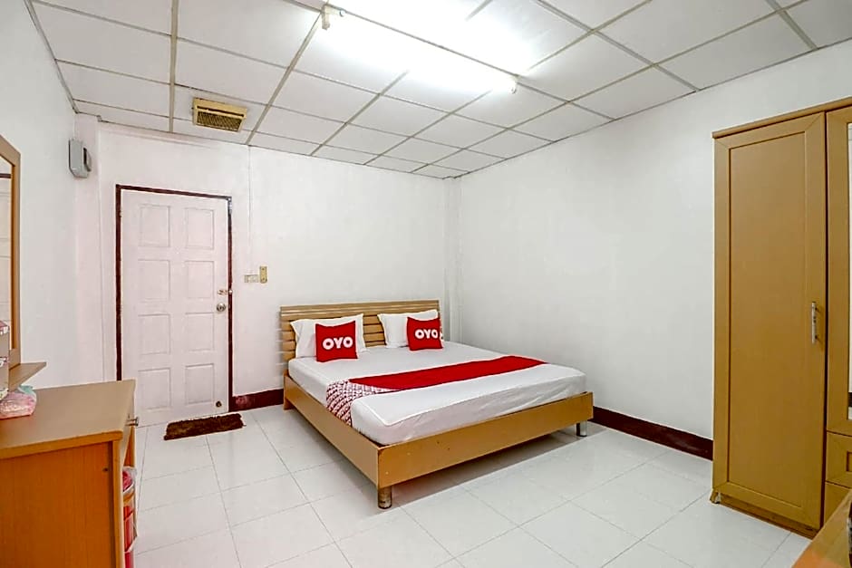 OYO 525 MRT Phetkasem 48-1 Place