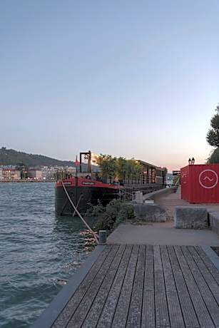 LA PENICHE - Bed And Bicycle - Vienne