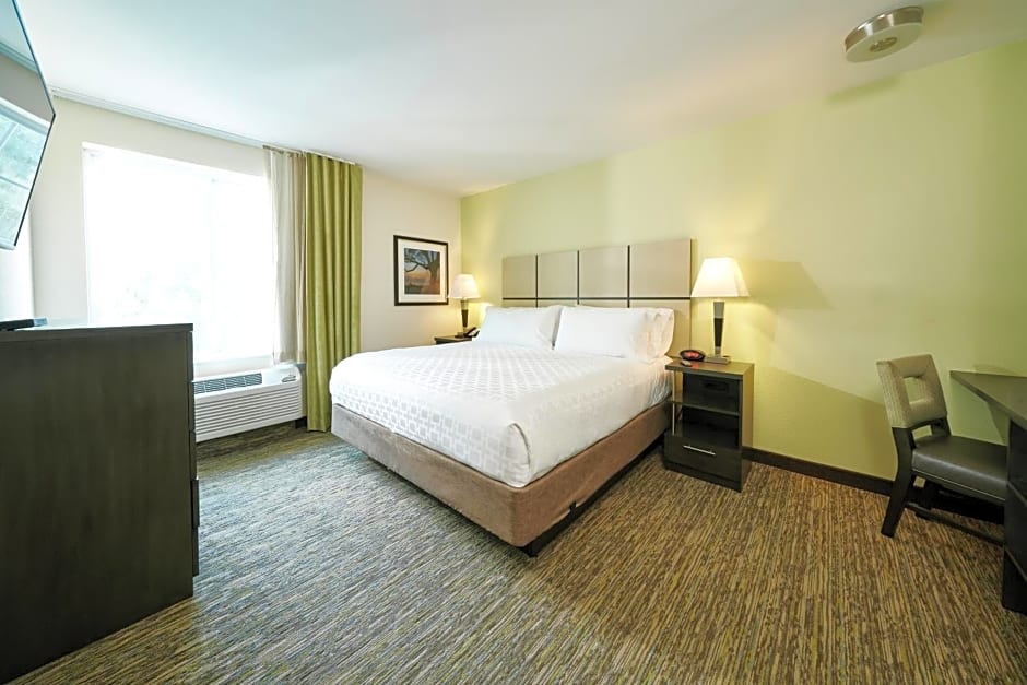 Candlewood Suites Columbus-Northeast