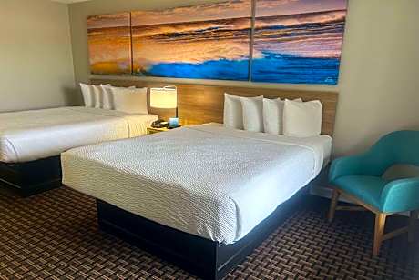 Deluxe Business Queen Room with Two Queen Beds - Non-Smoking