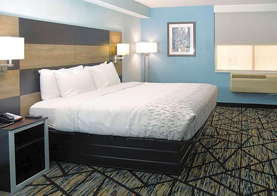 Clarion Pointe Jacksonville near Camp Lejeune