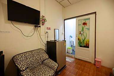 Banana hostel (Don Muang)