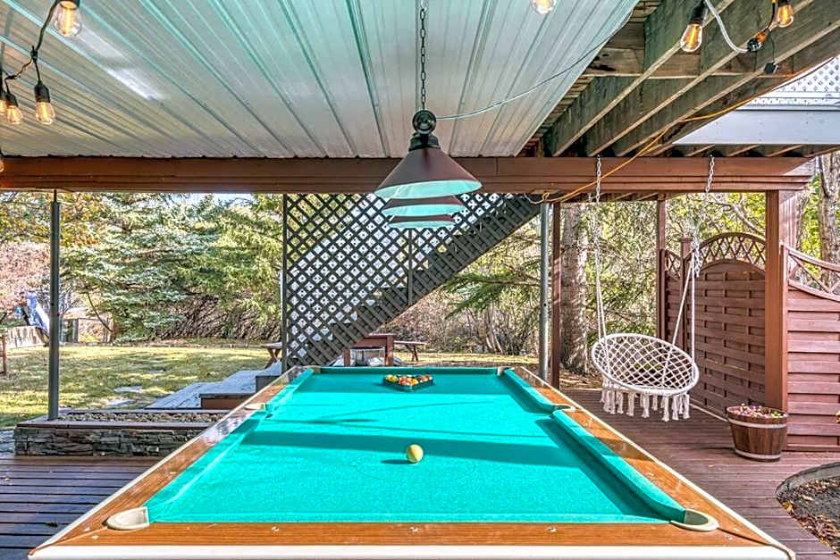 Boho Retreat w/King Bed on Bow River Pathway