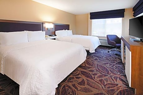 Room with Two Queen Beds - Non-Smoking