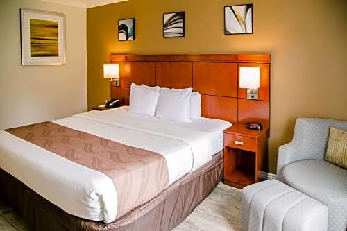 Quality Inn & Suites Thousand Oaks - US101