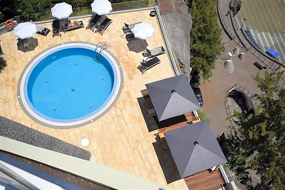 Madeira Regency Cliff- Adults Only