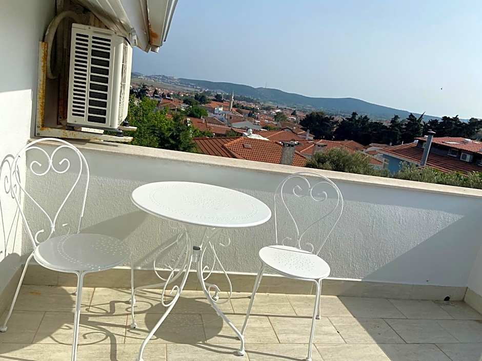 Alacati Moonbox Hotel