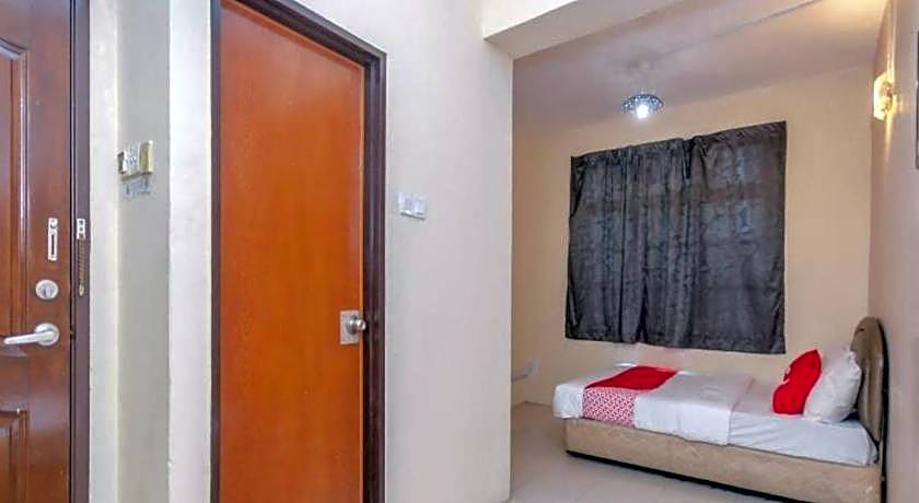 OYO 89703 B Link Hotel