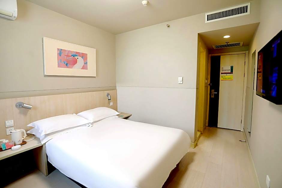 Jinjiang Inn Changzhi Bayi Square