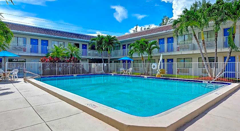 Motel 6 Dania Beach, FL