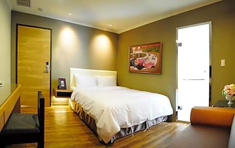 Deluxe Double Room with window