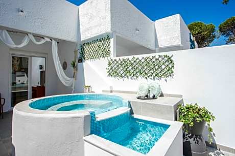 CASA MIKELE by Sarikas - SEA SIDE SUITES and STUDIOS -adults only