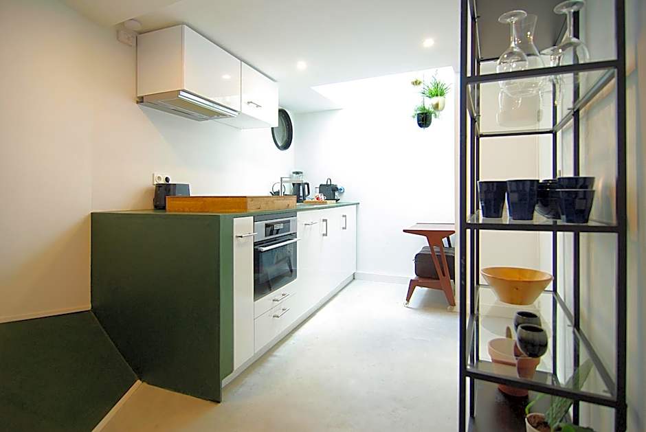 Magnificent houseboat with a stunning view!