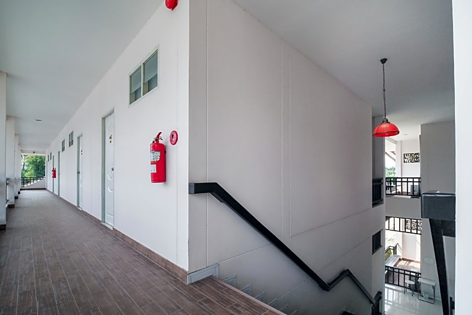 Super OYO 662 Malee Bunga Hotel