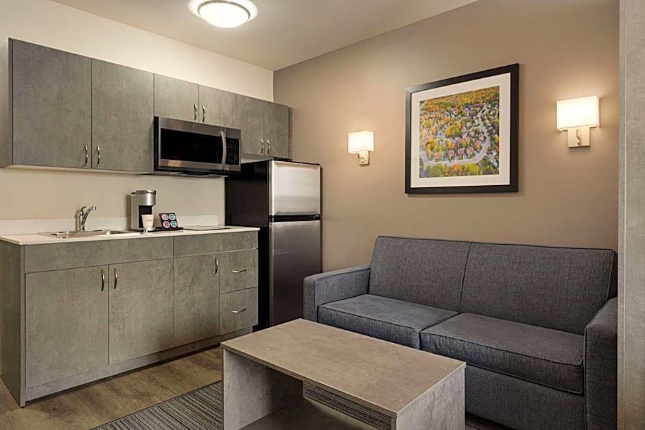 Microtel Inn & Suites by Wyndham Boisbriand