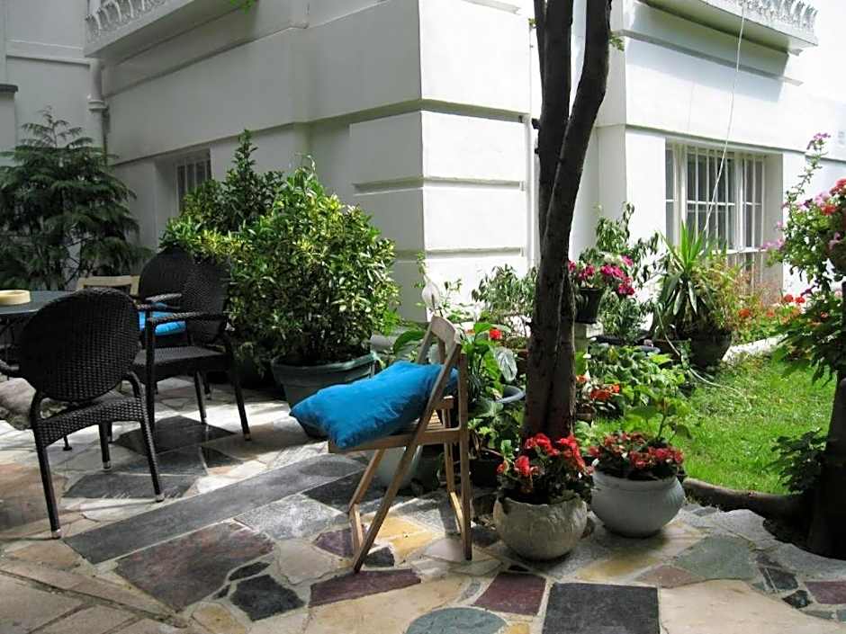 Dawson Place, Juliette's Bed and Breakfast