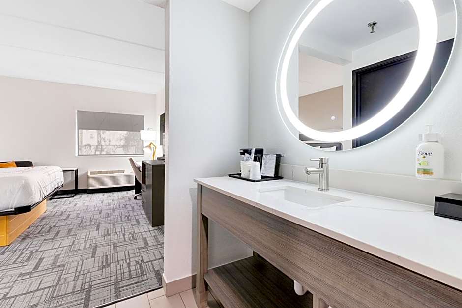 La Quinta Inn & Suites by Wyndham Jacksonville Mandarin