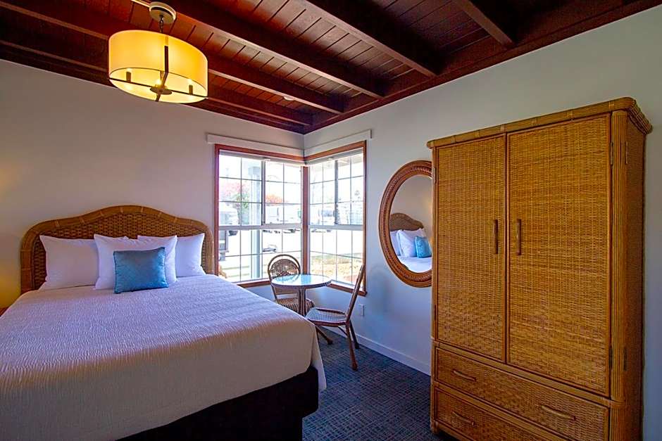 Edgewater Beach Inn