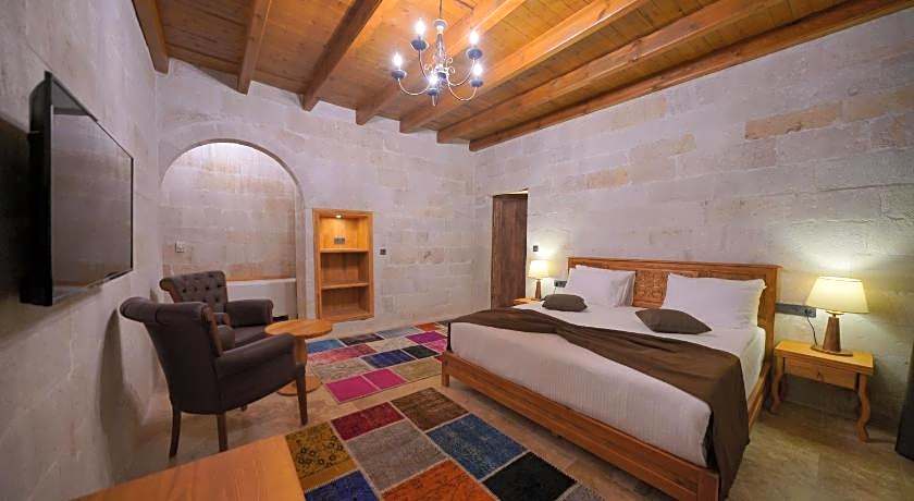 Secret Hill Cave Suites