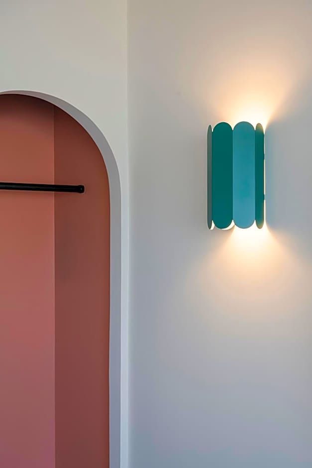 Hôtel Charlemagne by Happyculture