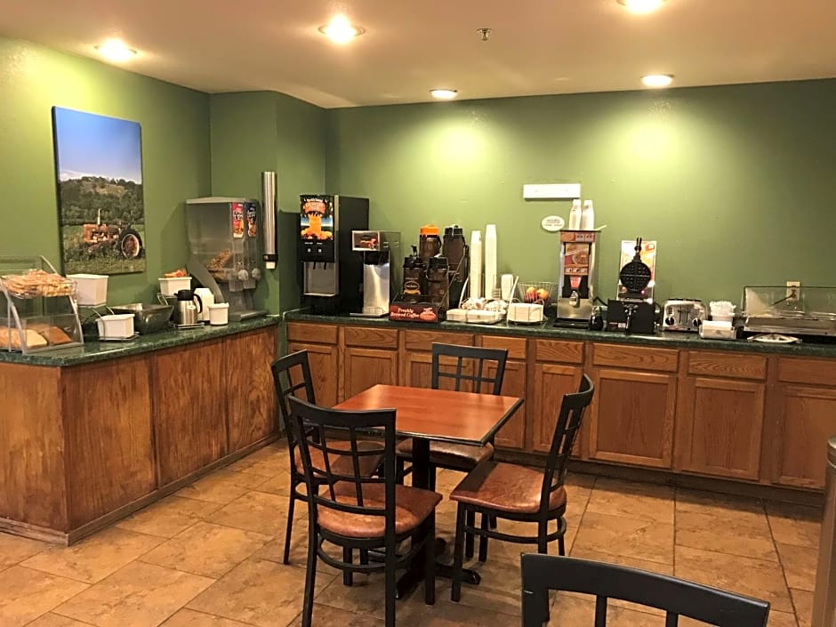 SureStay Plus Hotel by Best Western Bettendorf