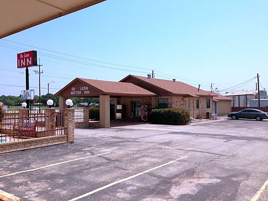 Photo 1 of 14 of De Leon Inn