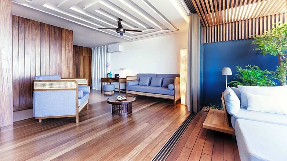 Blue Margouillat Seaview Hotel