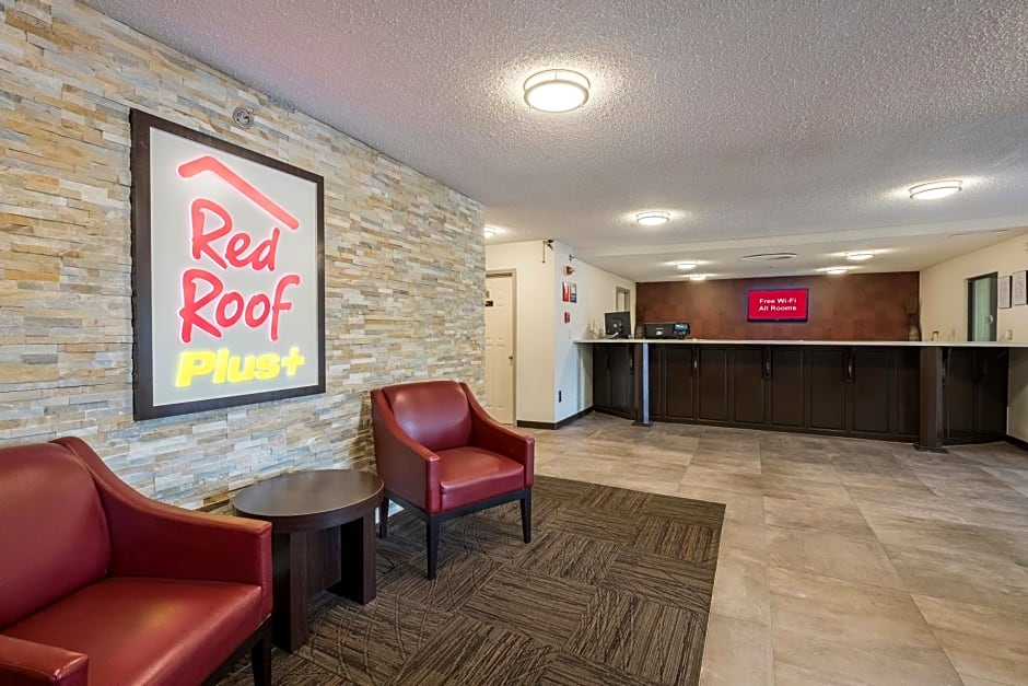 Red Roof PLUS & Suites Opelika