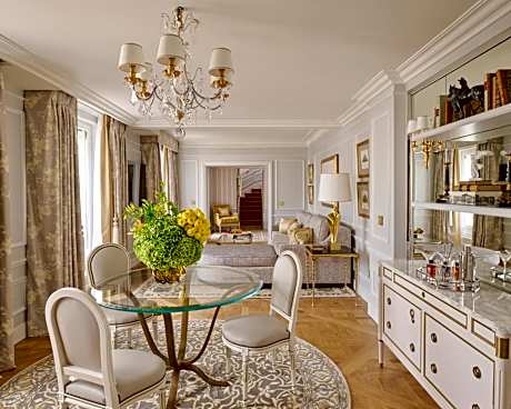 Duplex Suite City View King Bed