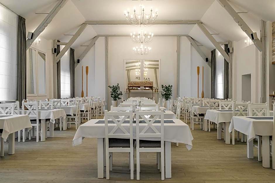 ZAMEK NA PIASKU - Tuż przy Plaży