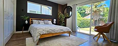 Queen Room with Shared Bathroom